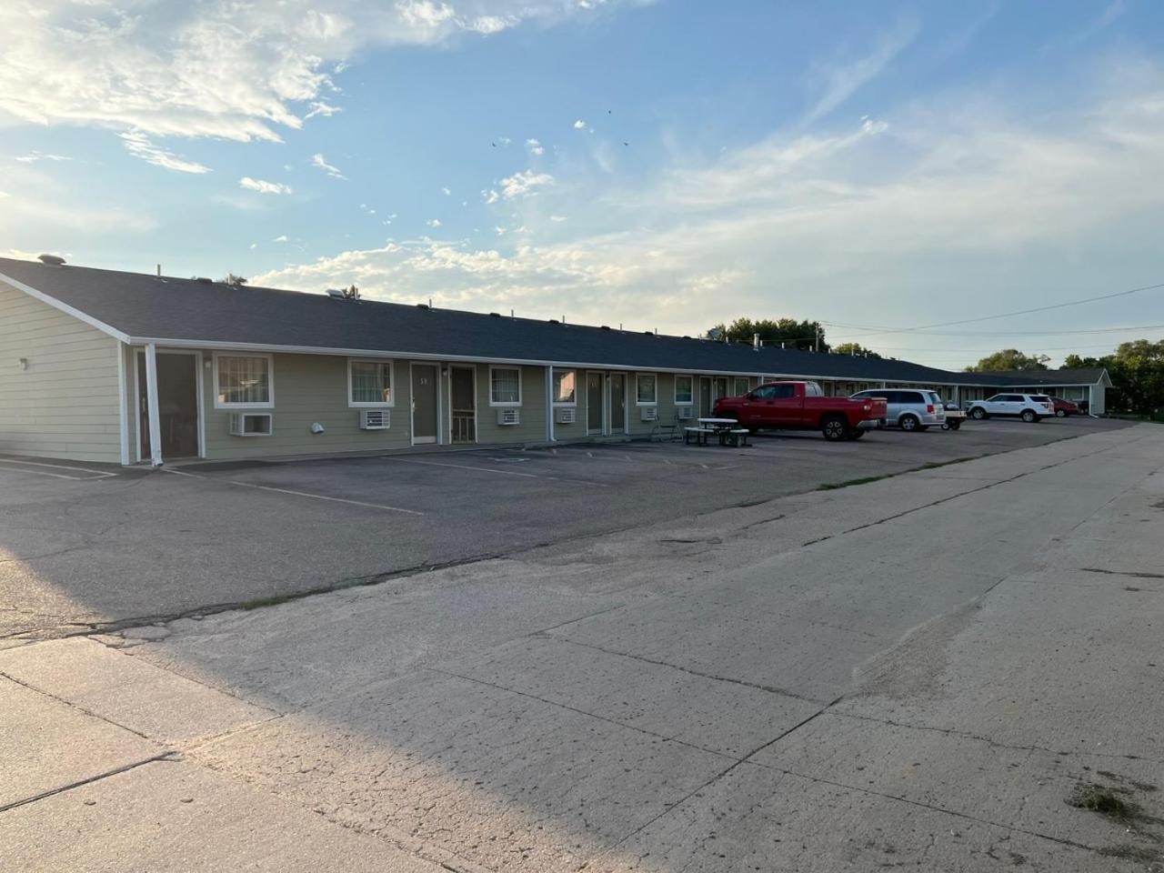 Economy Inn Mccook Exterior photo