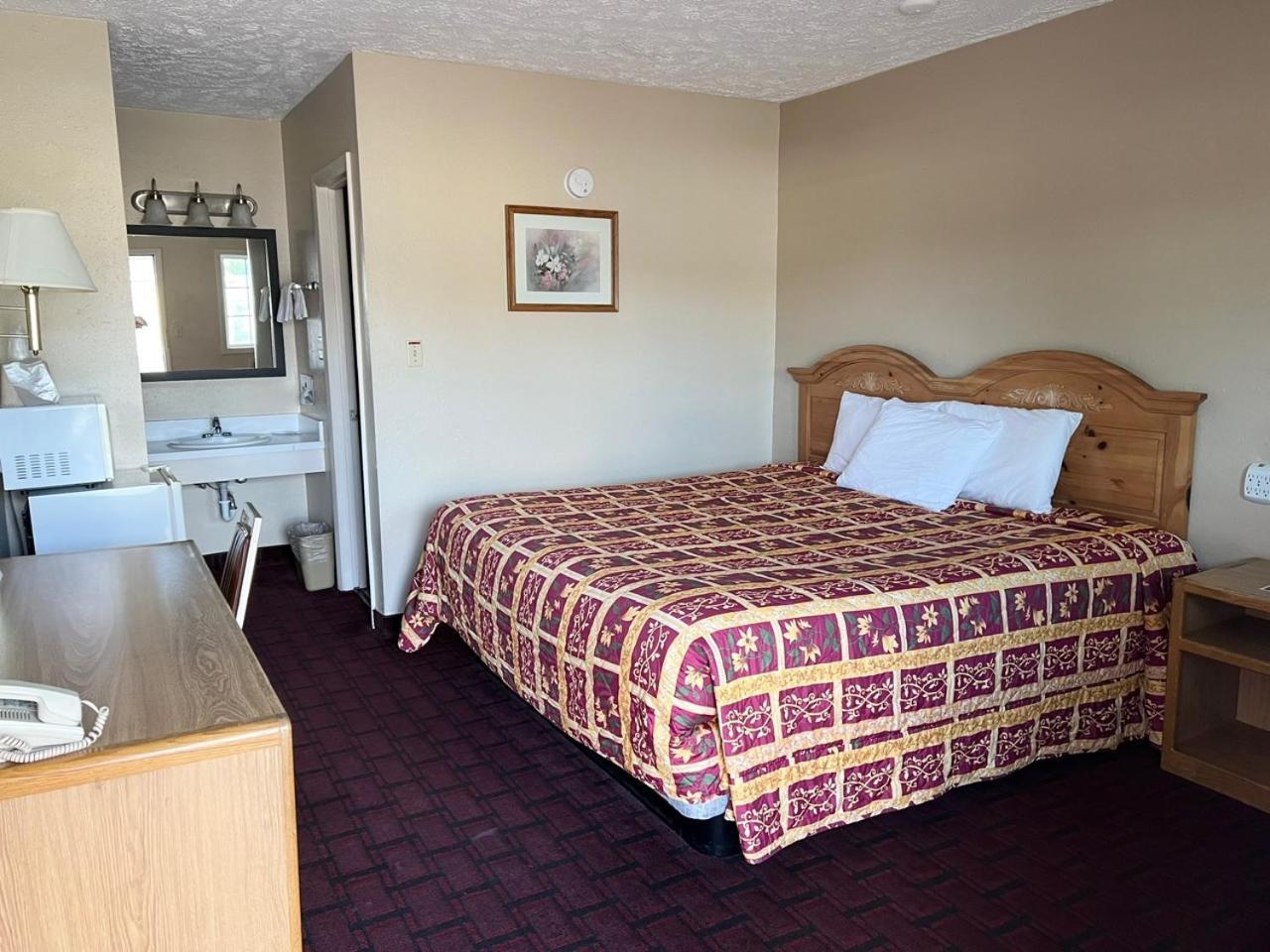 Economy Inn Mccook Exterior photo