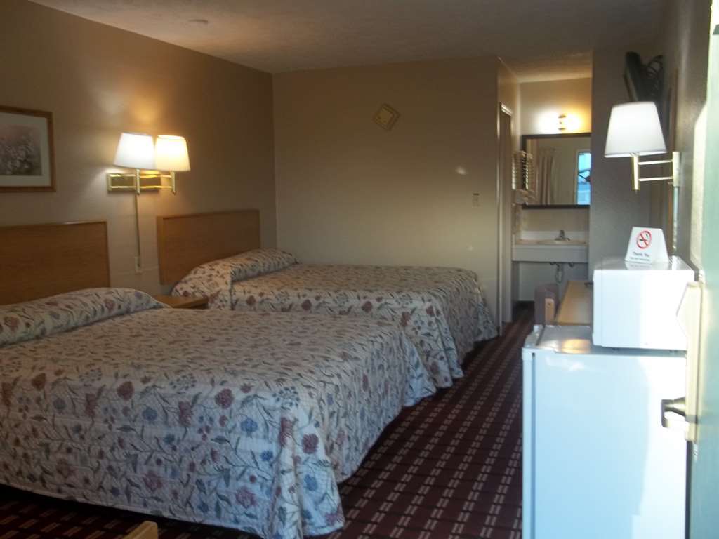 Economy Inn Mccook Room photo